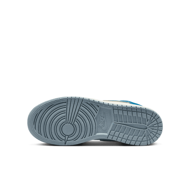 Air Jordan 1 Low SE Industrial Blue (GS) Angle 0