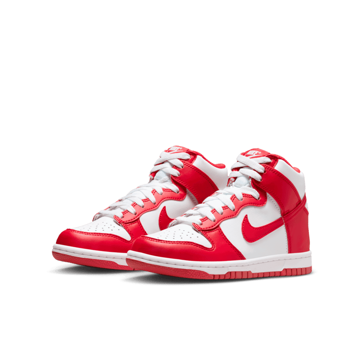 Nike Dunk High (GS) Angle 2