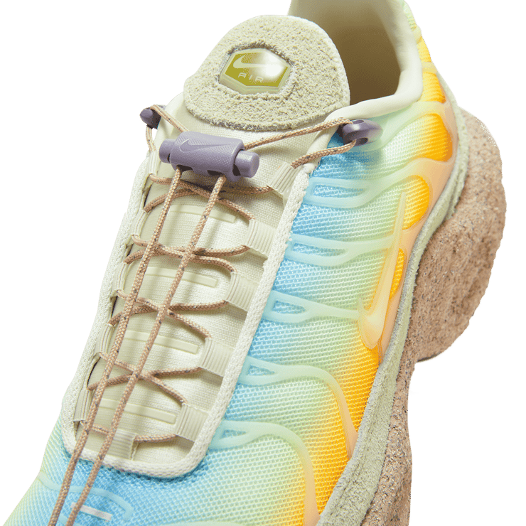 Nike Air Max Plus Beachy Sunset (W) Angle 4