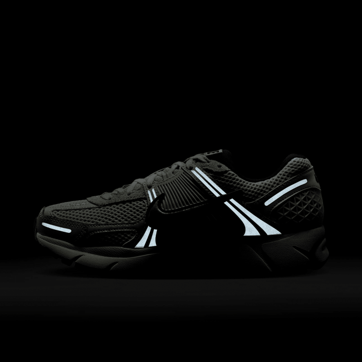 Nike Zoom Vomero 5 Light Silver Chrome (W) Angle 9
