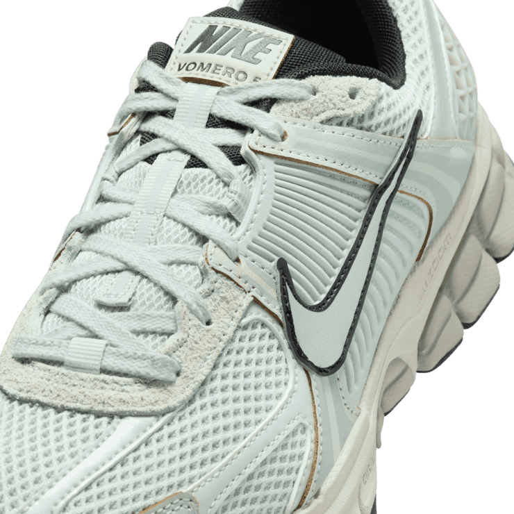Nike Zoom Vomero 5 Light Silver Chrome (W) Angle 4