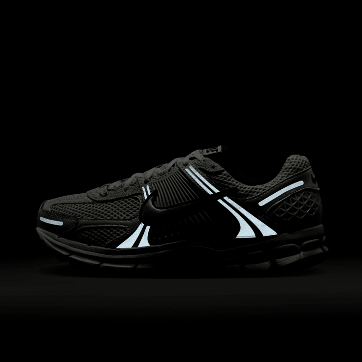 Nike Zoom Vomero 5 Light Silver Chrome (W) Angle 8