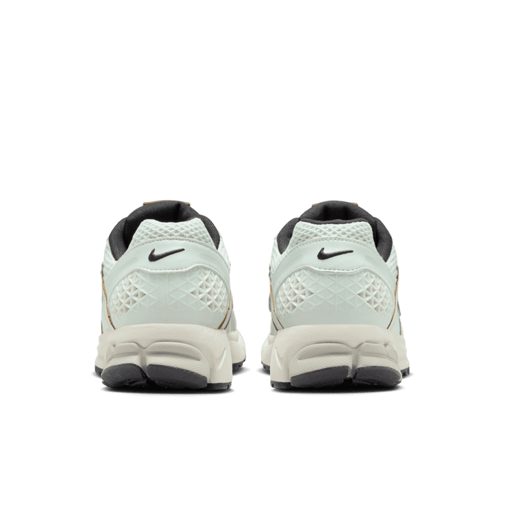 Nike Zoom Vomero 5 Light Silver Chrome (W) Angle 3