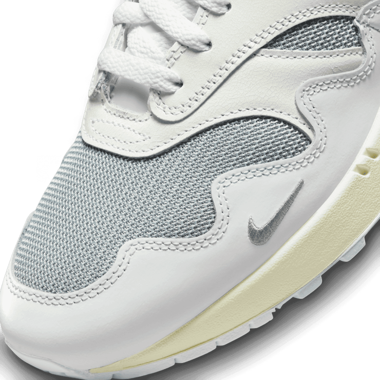 Nike Air Max 1 Patta Waves White Angle 4