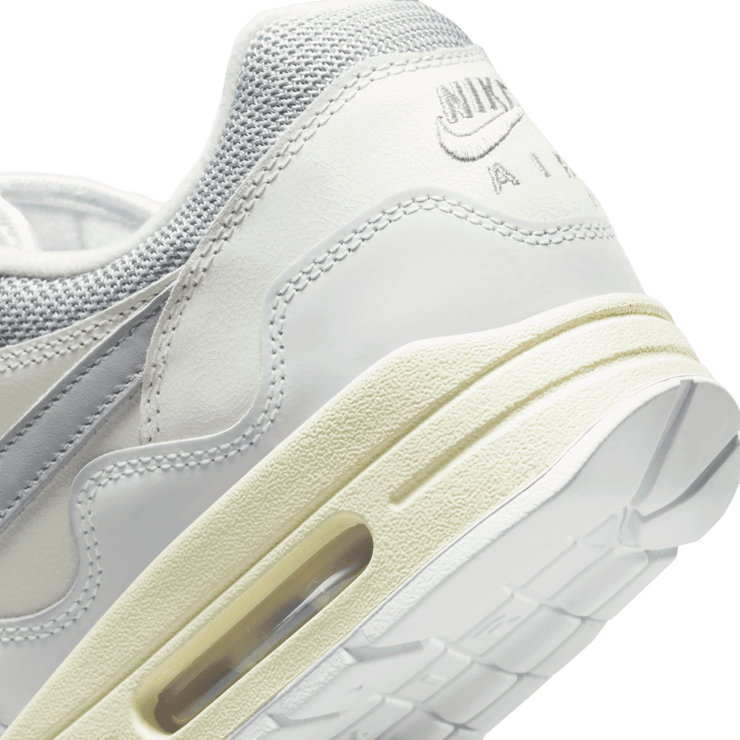 Nike Air Max 1 Patta Waves White Angle 5