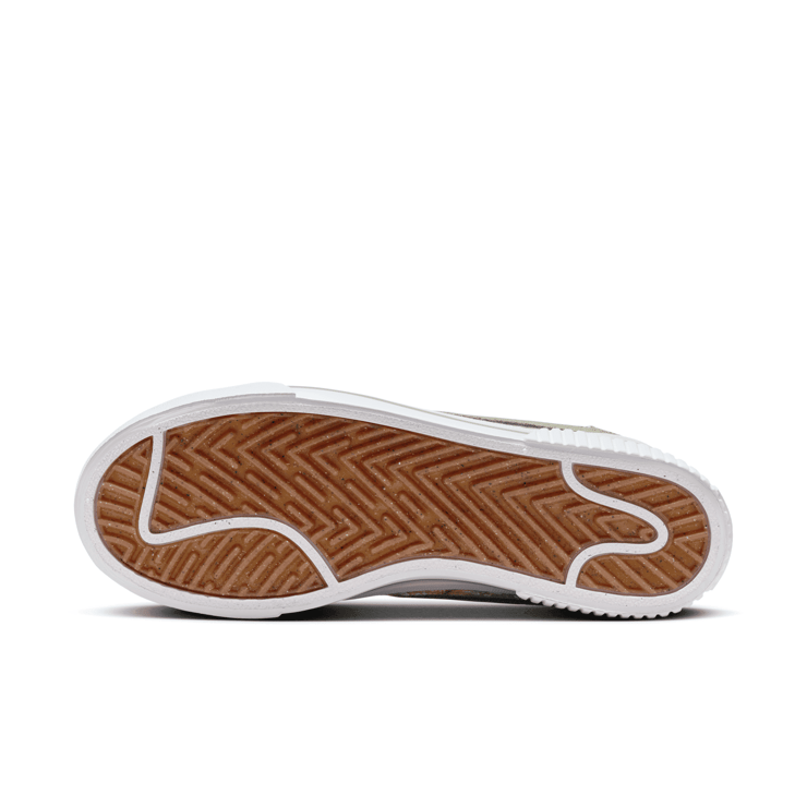 Nike Court Legacy Lift Angle 1