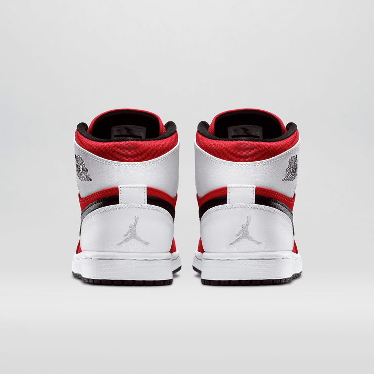 Air Jordan 1 Retro Blake Griffin PE Angle 3