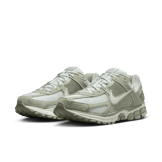 Nike Zoom Vomero 5 Jade Horizon Angle 2