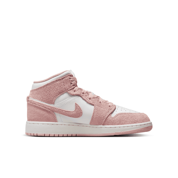 Air Jordan 1 Mid SE (GS) Angle 1