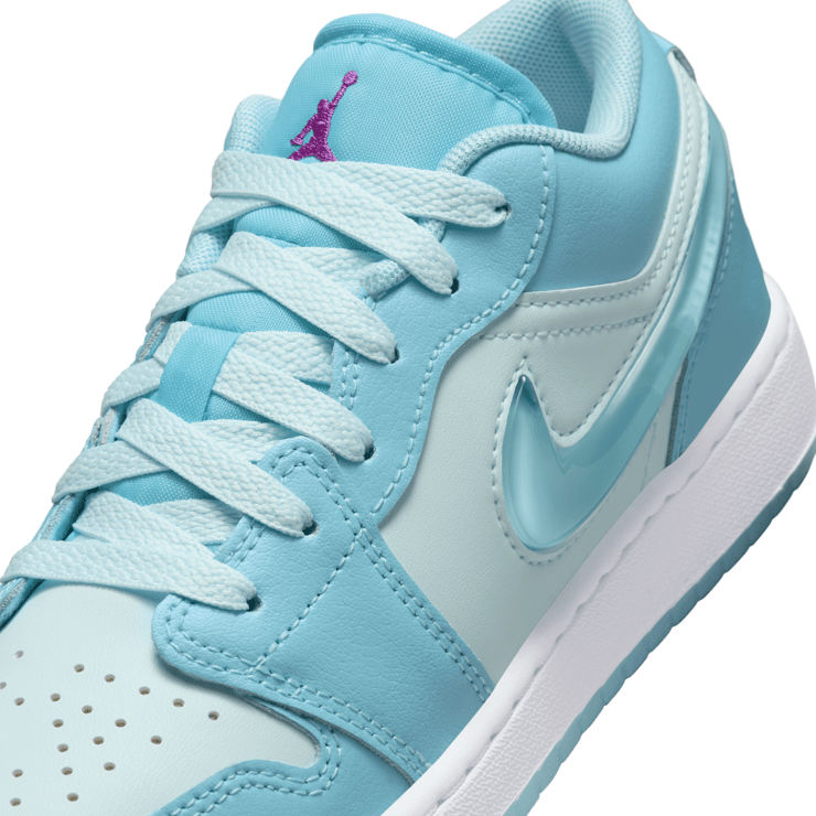 Air Jordan 1 Low SE  'Aquarius Blue' (GS) Angle 5