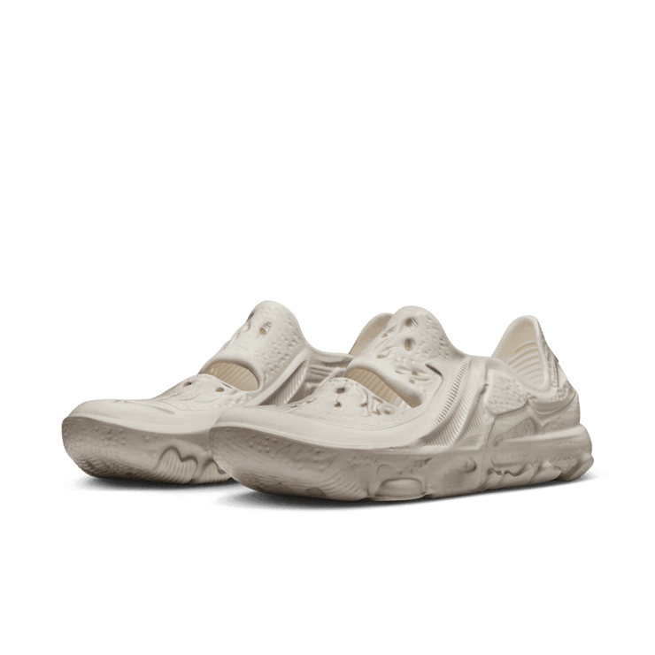 Nike ISPA Universal Natural Angle 2