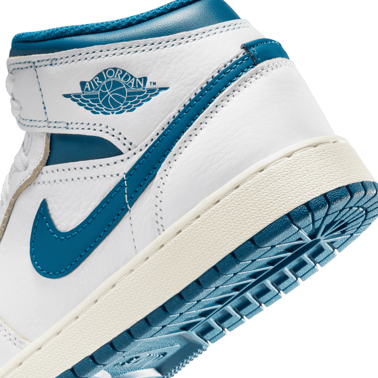 Air Jordan 1 Mid SE Industrial Blue (GS) Angle 5