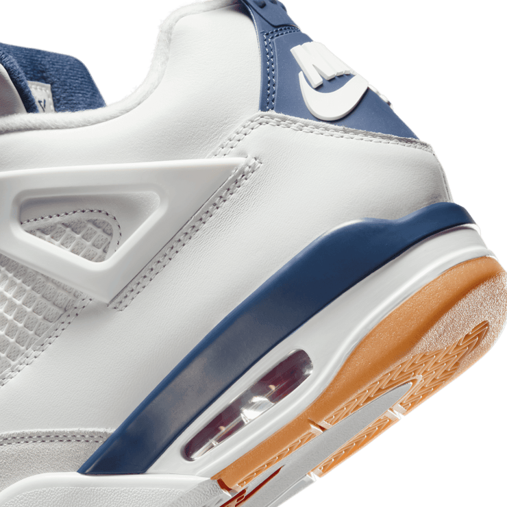 Air Jordan 4 Retro SP Nike SB Summit White Navy Angle 3
