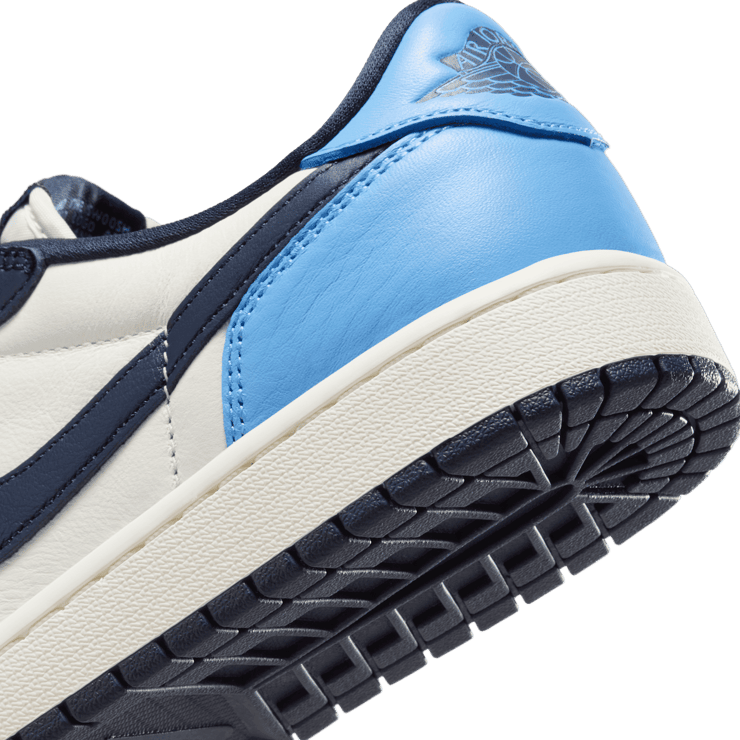 Air Jordan 1 Retro Low OG Obsidian UNC Angle 5