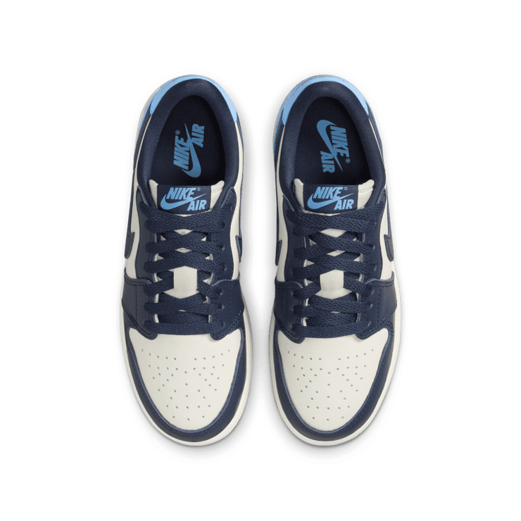 Air Jordan 1 Retro Low OG Obsidian UNC (GS) Angle 1