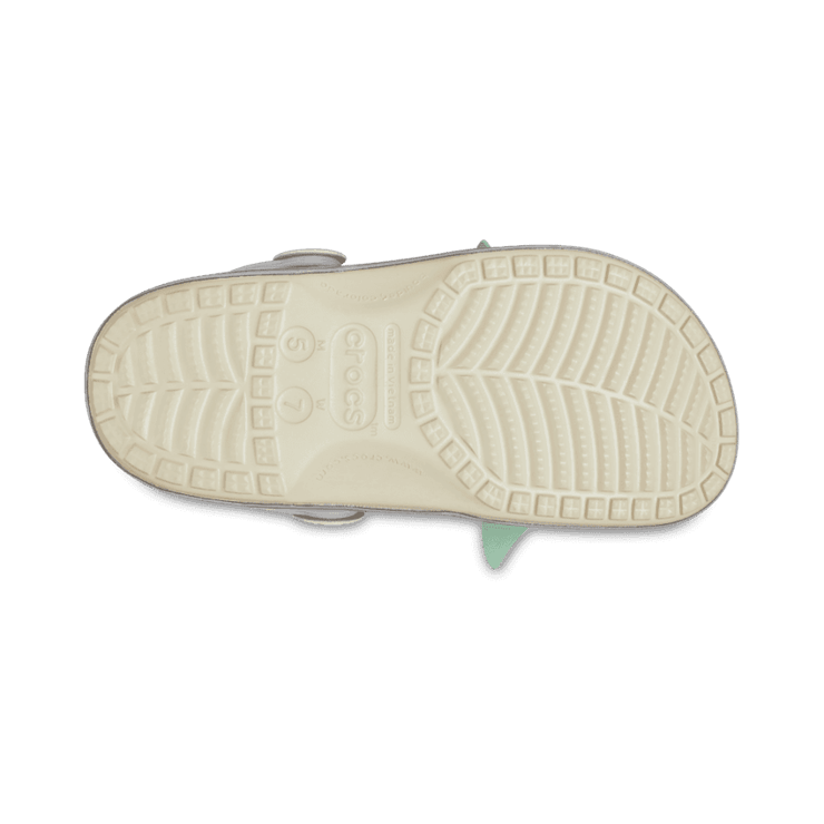 Crocs Classic Clog Star Wars Grogu Angle 2