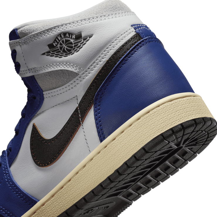 Air Jordan 1 Retro High OG Rare Air (GS) Angle 5