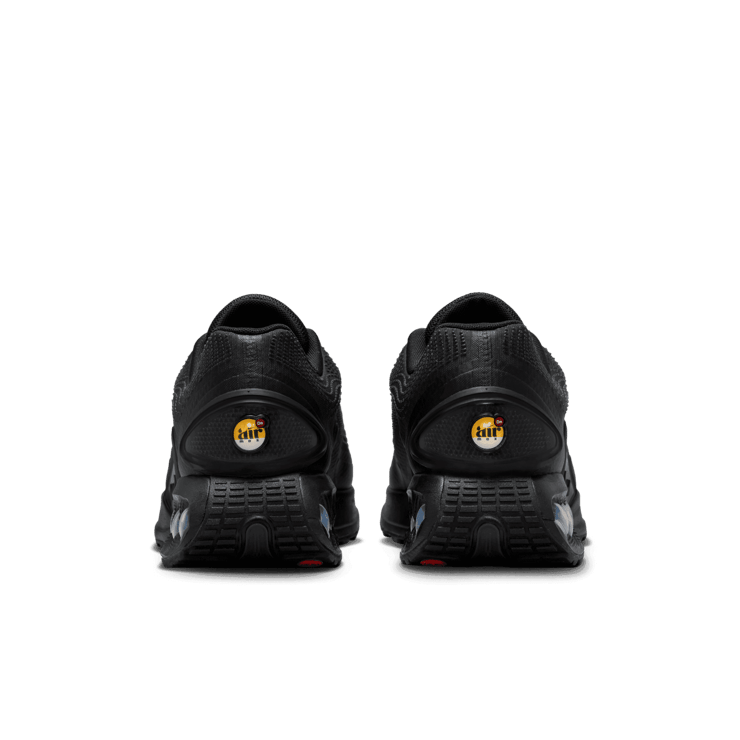 Nike Air Max DN Black Metallic Grey Angle 4