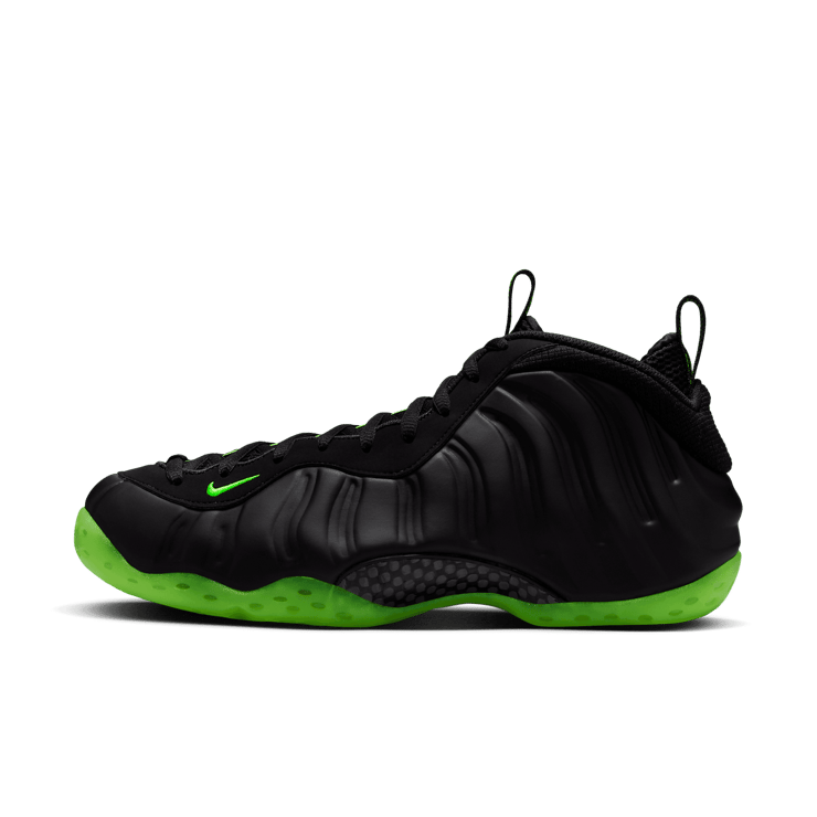 Nike Air Foamposite One Black Volt Angle 0