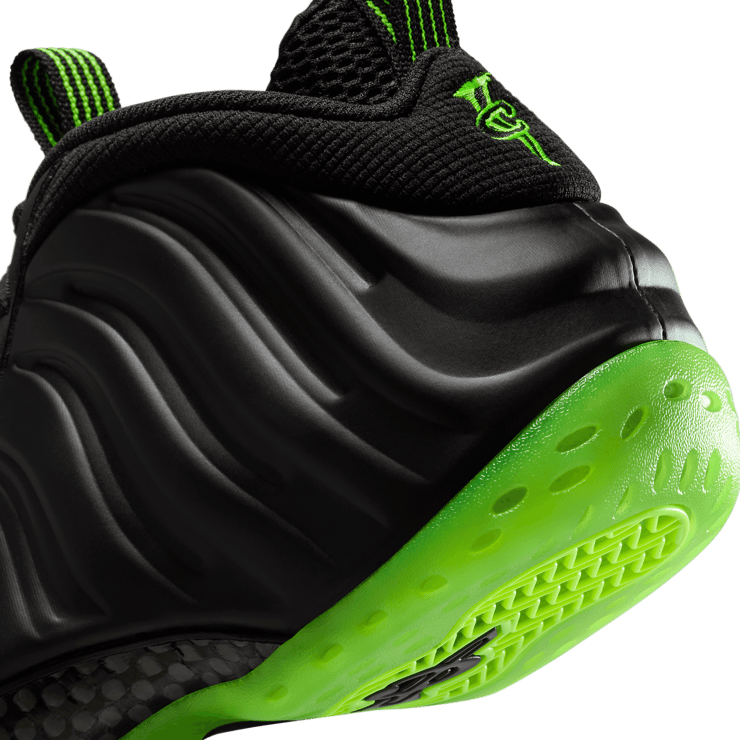 Nike Air Foamposite One Black Volt Angle 6
