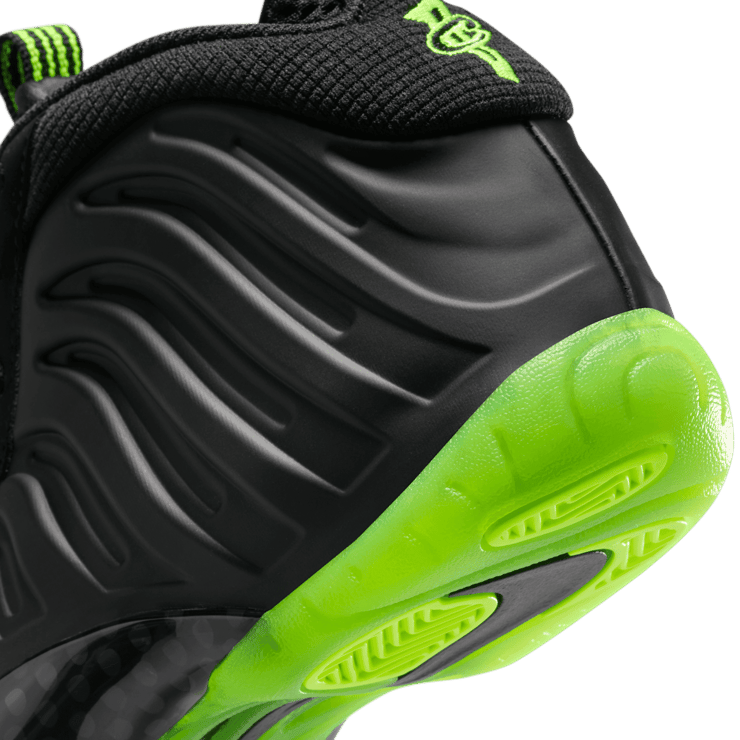 Nike Little Posite One Black Volt (GS) Angle 5