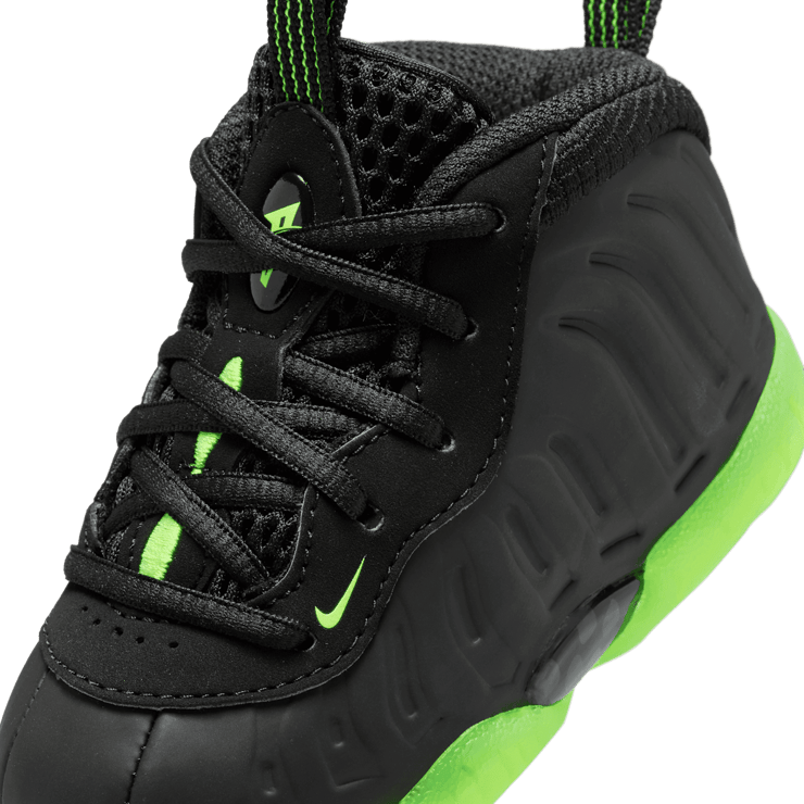 Nike Little Posite One Black Volt (TD) Angle 4