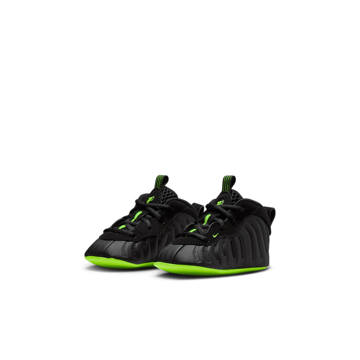 Nike Little Posite One Black Volt (CB) Angle 2