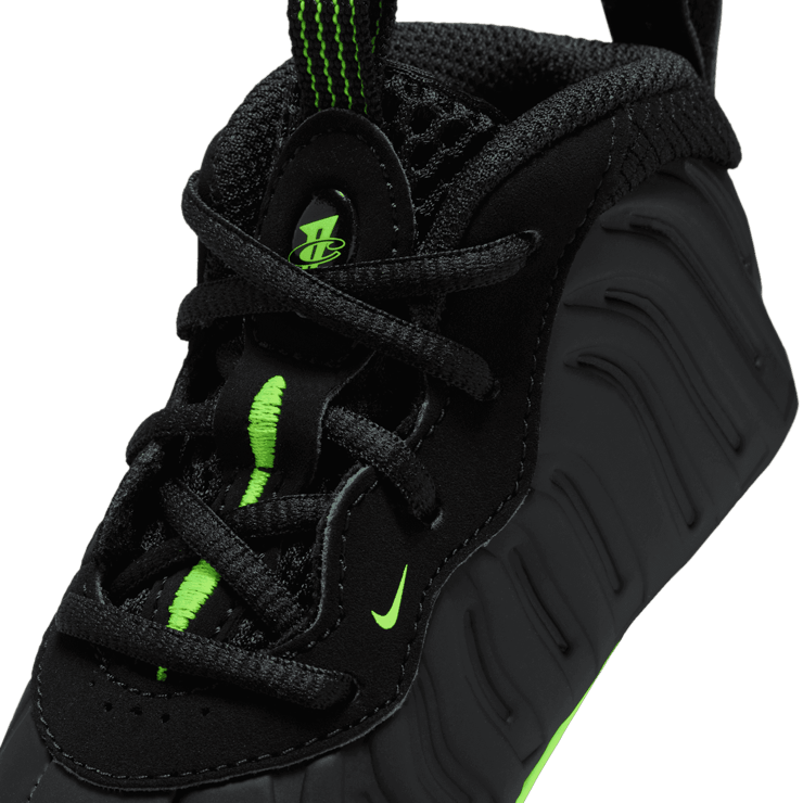 Nike Little Posite One Black Volt (CB) Angle 4