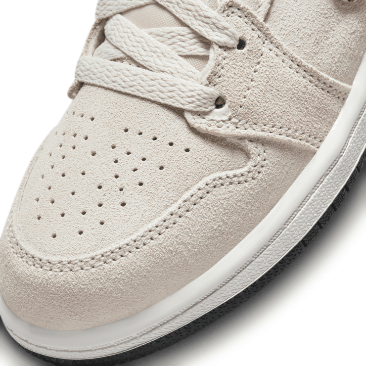 Air Jordan 1 Mid SE 'Brown Elephant' (PS) Angle 5