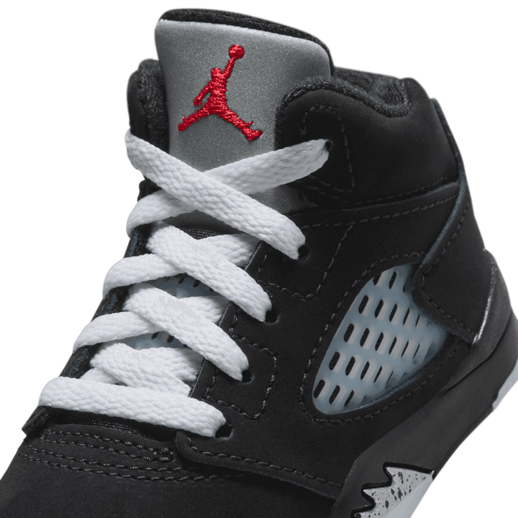 Air Jordan 5 Retro OG Black Metallic (TD) Angle 4