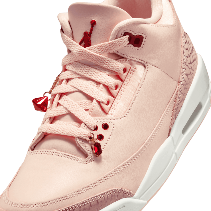 Air Jordan 3 Retro Valentine's Day (W) Angle 4