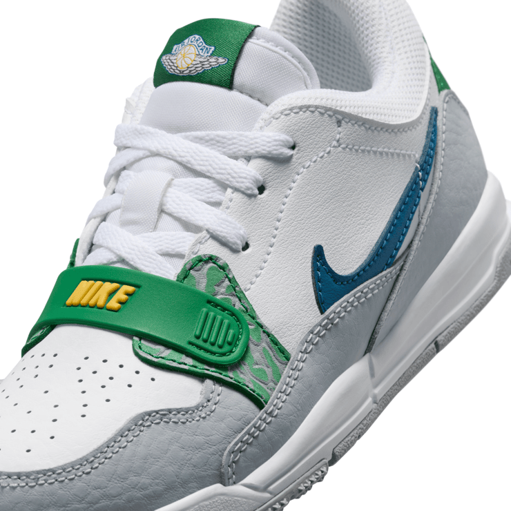 Air Jordan Legacy 312 Low (PS) Angle 2