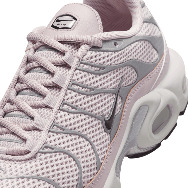 Nike Air Max Plus 'Platinum Violet' (W) Angle 6