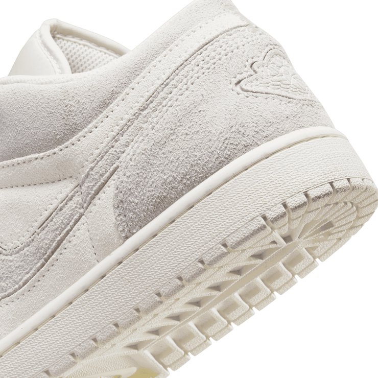 Air Jordan 1 Low SE Craft 'Pale Ivory' Angle 5