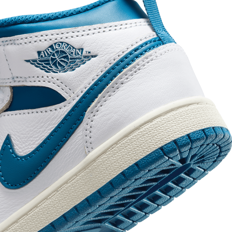 Air Jordan 1 Mid SE  'Industrial Blue' (PS) Angle 6