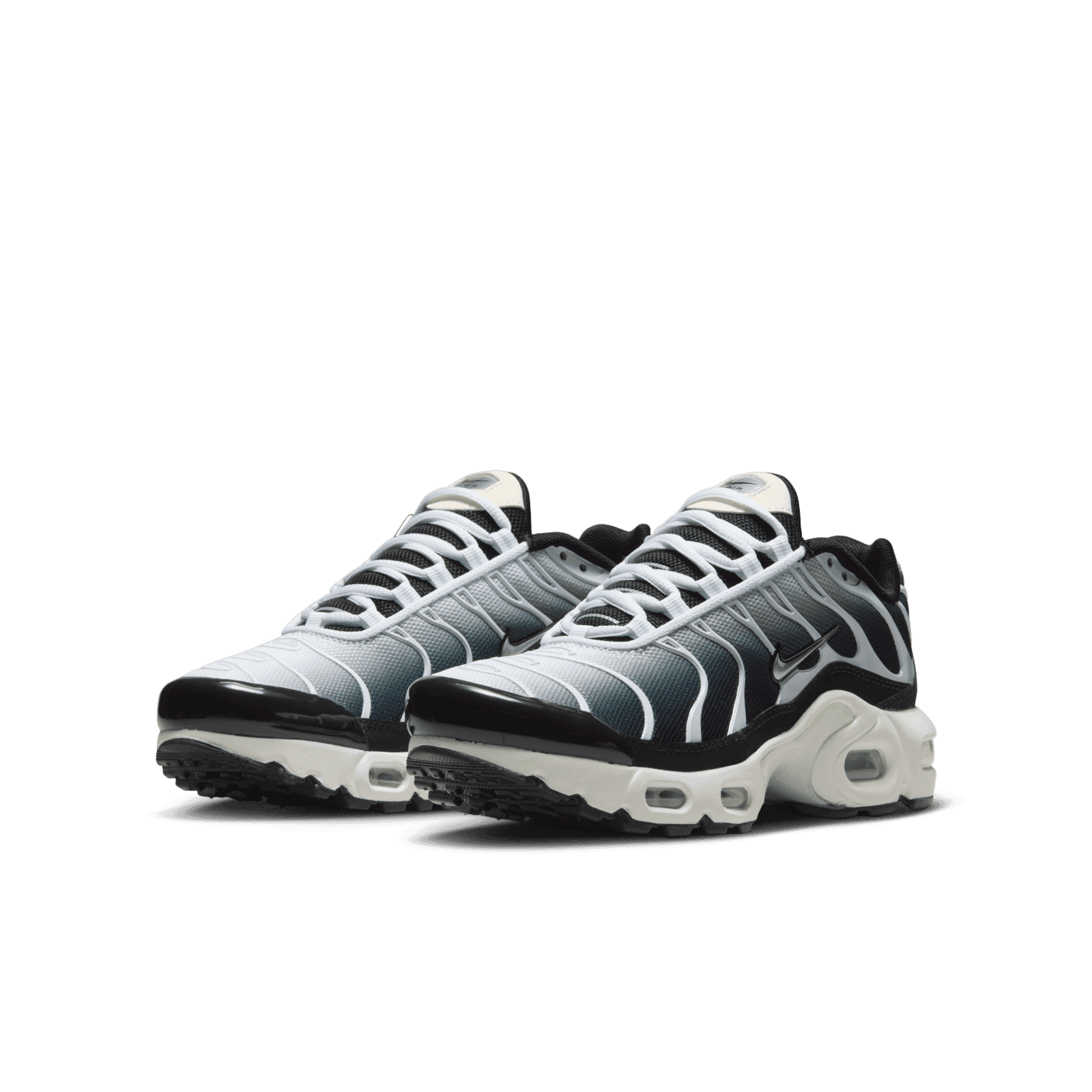 air max plus gs black and white