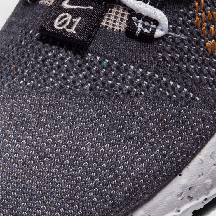 Nike Space Hippie 01 Black Wheat Angle 4