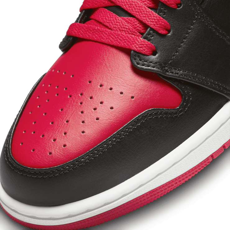 Jordan 1 Mid Alternate Bred Angle 5