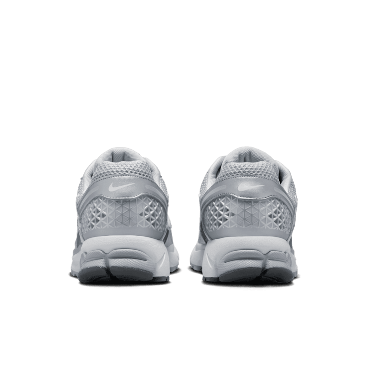 Nike Zoom Vomero 5 Cool Grey Angle 3