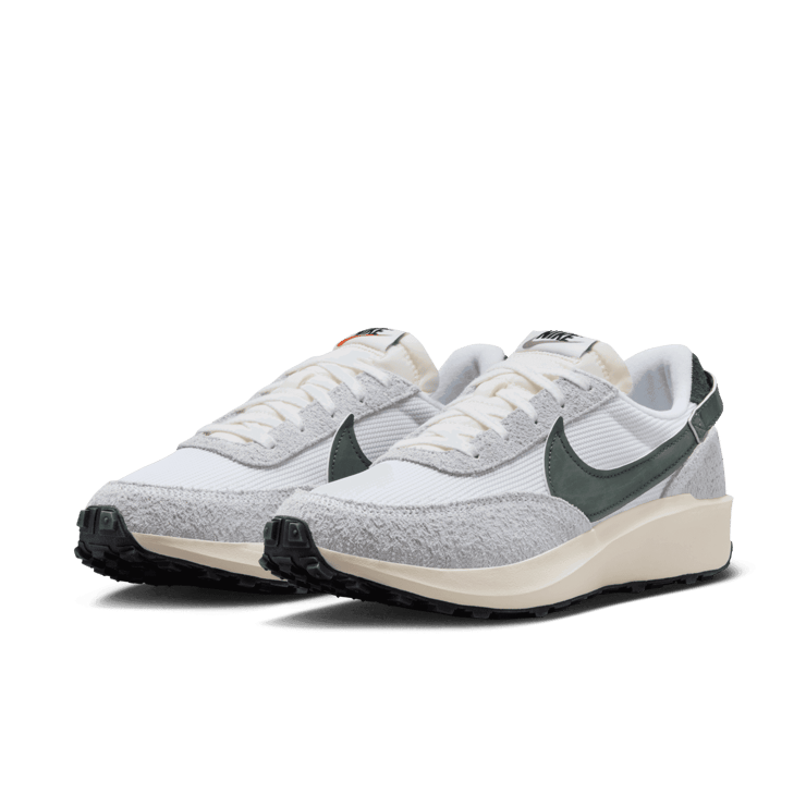 Nike Waffle Debut Vintage Angle 2