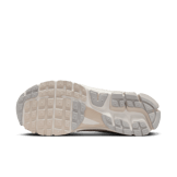Nike Zoom Vomero 5 Light Orewood Brown Angle 0