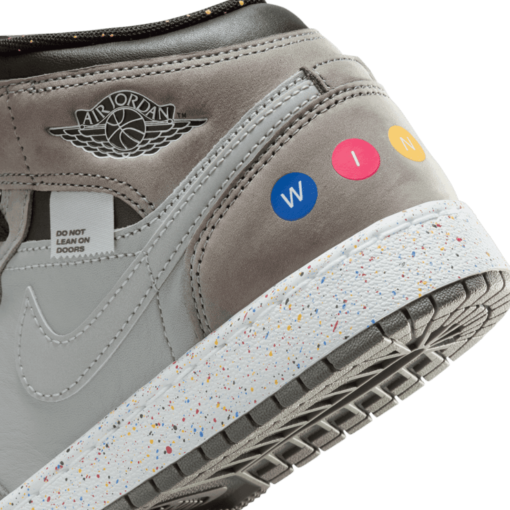Air Jordan 1 Mid Wings NYC Subway (GS) Angle 5