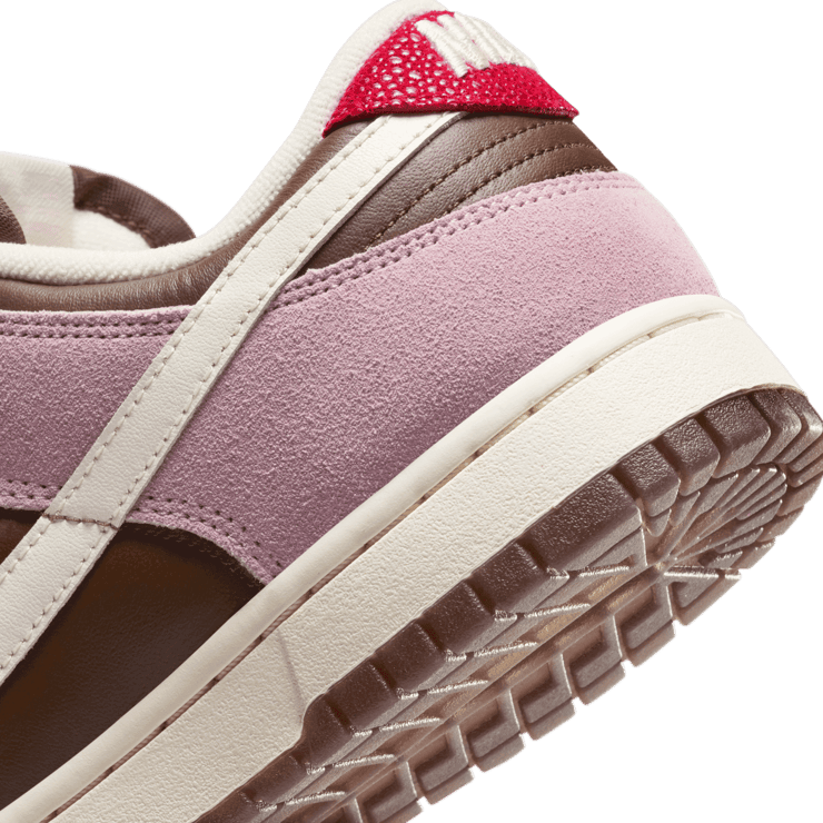 Nike Dunk Low Neapolitan (W) Angle 5