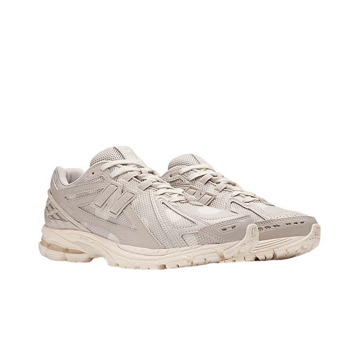 New Balance 1906R Polka Dot Moonrock Angle 2