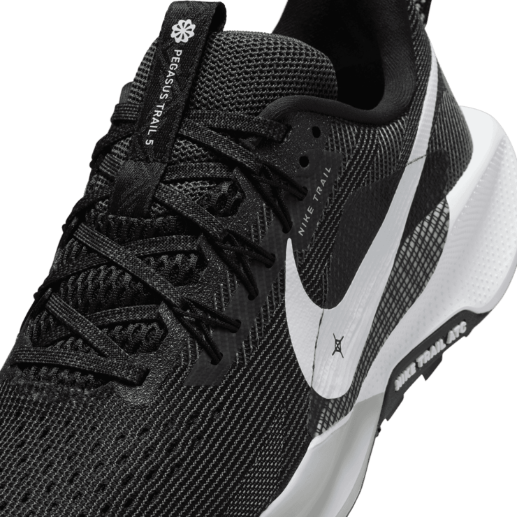 Nike Pegasus Trail 5 'Black White' (W) Angle 5