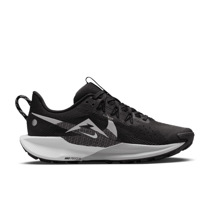 Nike Pegasus Trail 5 'Black White' (W) Angle 1