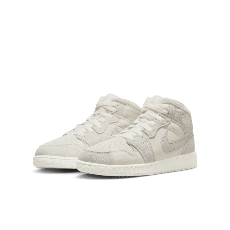 Air Jordan 1 Mid SE Craft 'Pale Ivory' (GS) Angle 2