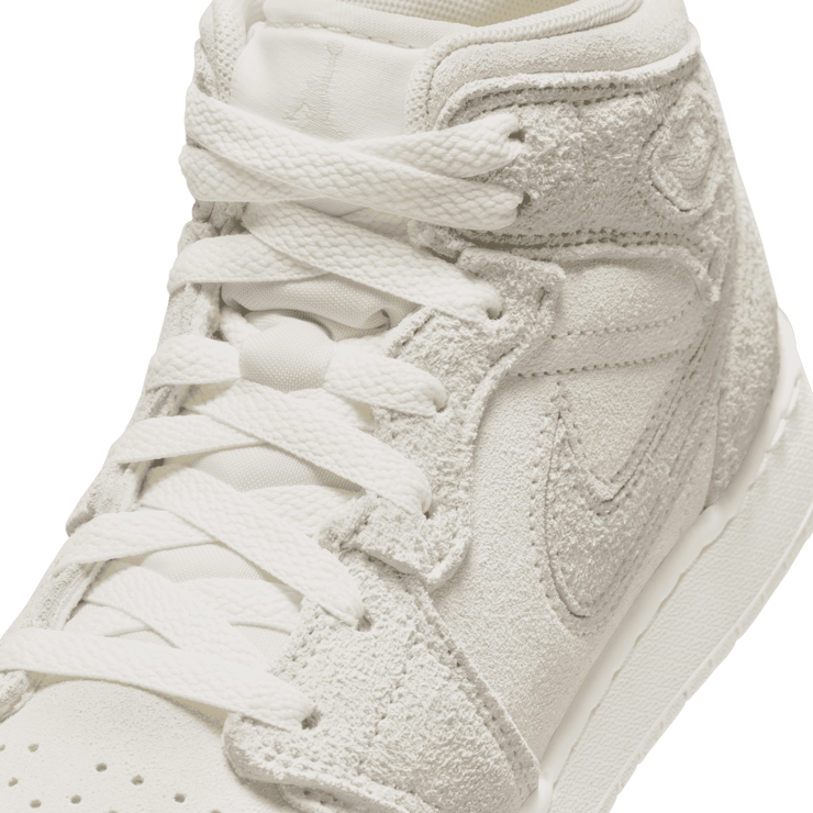 Air Jordan 1 Mid SE Craft  'Pale Ivory' (GS) Angle 4