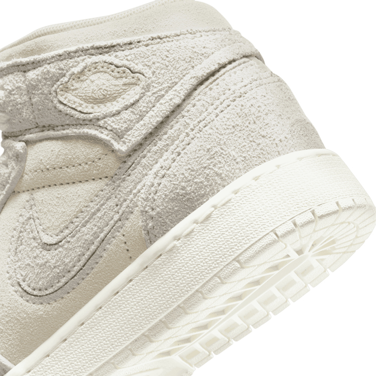 Air Jordan 1 Mid SE Craft 'Pale Ivory' (GS) Angle 5