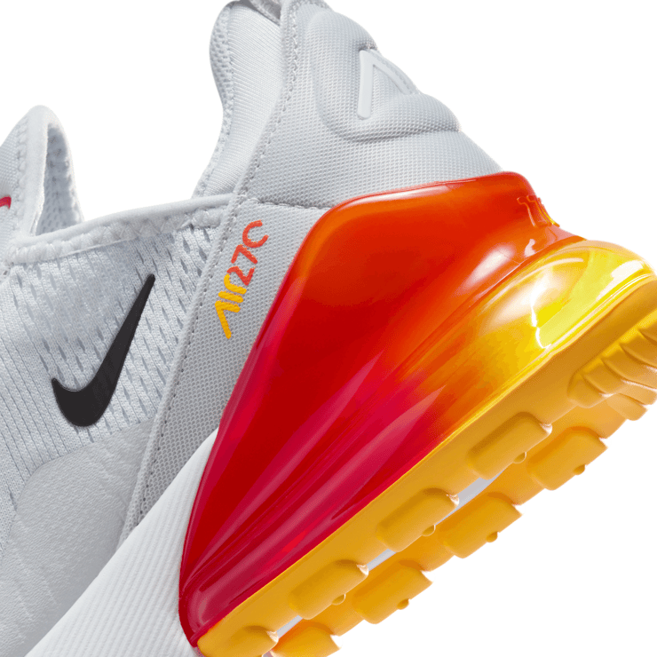 Nike Air Max 270 (GS) Angle 6